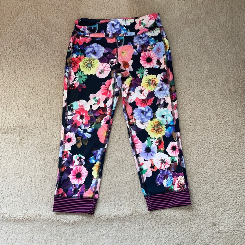 Two Capri Old Navy Active Go Dri leggings